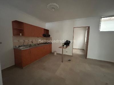 Casa de 3 alcobas en arriendo en Los Pinos, Medellín, 75 m² · foto 3 de 7