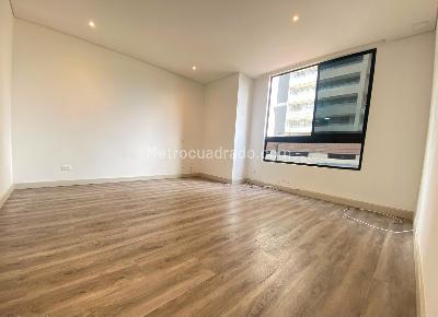 Apartaestudio en arriendo en El Poblado, Medellín, 65 m² · foto 2 de 7