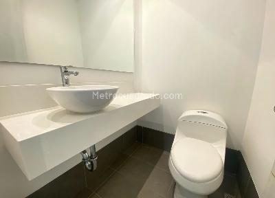 Apartaestudio en arriendo en El Poblado, Medellín, 65 m² · foto 5 de 7