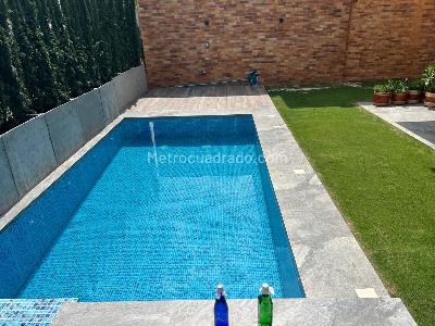 Casa de 4 alcobas en venta en Ruitoque Condominio, Floridablanca, 550 m² · foto 3 de 6