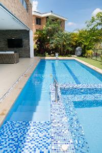 Casa de 4 alcobas en venta en Ruitoque Condominio, Floridablanca, 600 m² · foto 2 de 9