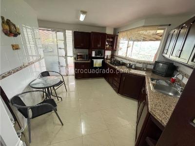 Casa de 3 alcobas en venta en Avenida Centenario, Armenia, 190 m² · foto 4 de 20