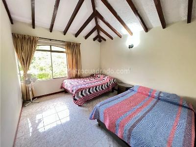Casa de 5 alcobas en venta en Via Armenia La Tebaida, Armenia, 500 m² · foto 16 de 20