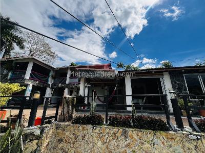 Casa de 5 alcobas en venta en La Tebaida, Armenia, 437 m² · foto 2 de 20