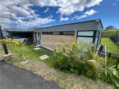 Casa de 4 alcobas en venta en Circasia, Armenia, 242 m² · foto 2 de 20