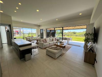 Casa de 4 alcobas en venta en Circasia, Armenia, 242 m² · foto 4 de 20