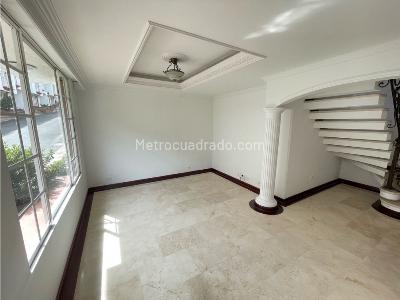 Casa de 3 alcobas en venta en Fundadores, Armenia, 180 m² · foto 2 de 20