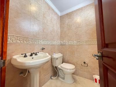 Casa de 3 alcobas en venta en Fundadores, Armenia, 180 m² · foto 3 de 20