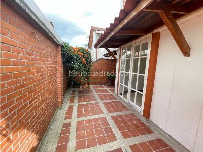 Casa de 3 alcobas en venta en Fundadores, Armenia, 180 m² · foto 12 de 20