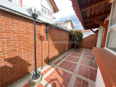 Casa de 3 alcobas en venta en Fundadores, Armenia, 180 m² · foto 13 de 20