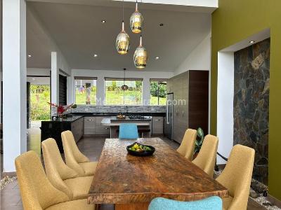 Casa de 3 alcobas en venta en Circasia, Armenia, 324 m² · foto 4 de 20