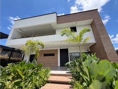 Casa de 5 alcobas en venta en Via Armenia Calarca, Armenia, 644 m² · foto 3 de 20