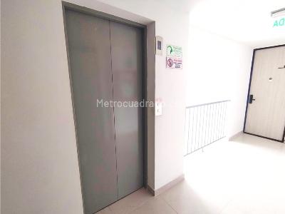 Apartamento en venta en Bosques De Pinares, Armenia · foto 3 de 20