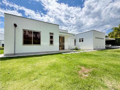 Casa de 4 alcobas en venta en El Caimo, Armenia, 378 m² · foto 2 de 20