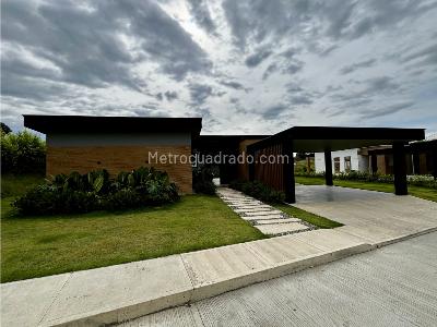 Casa de 3 alcobas en venta en La Tebaida, Armenia, 250 m² · foto 2 de 20