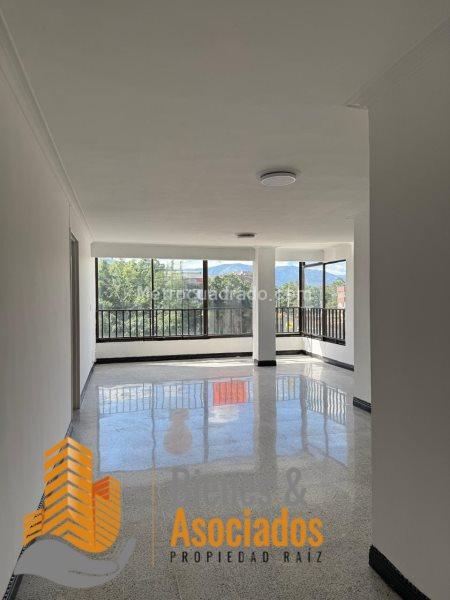 Apartamento de 3 Alcobas cerca a la Universidad Bolivariana en Laureles - 4