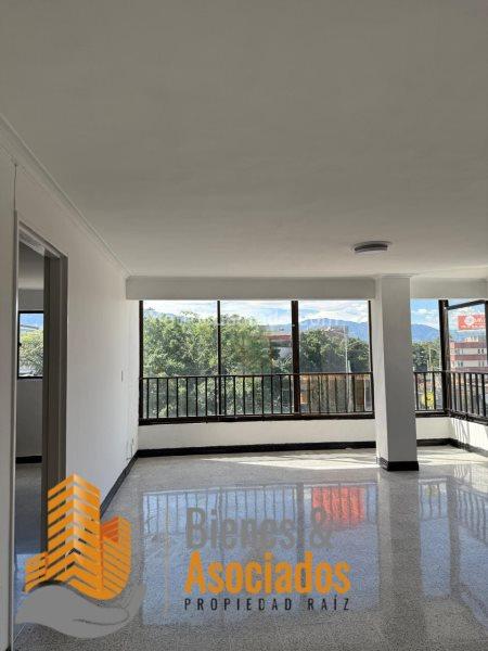 Apartamento de 3 Alcobas cerca a la Universidad Bolivariana en Laureles - 5