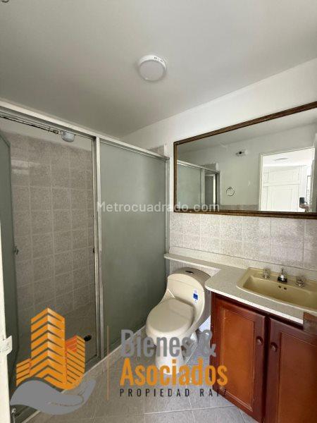 Apartamento de 3 Alcobas cerca a la Universidad Bolivariana en Laureles - 7