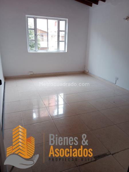 Stylish 5BR House in La Castellana - 4