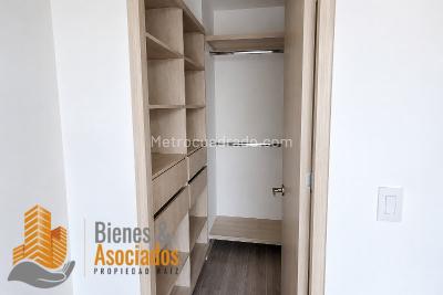 Apartamento de 2 alcobas en arriendo en El Poblado, Medellín, 60 m² · foto 10 de 11