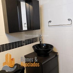 Apartamento de 2 alcobas en arriendo en 1er Parque De Laureles, Medellín, 100 m² · foto 11 de 14