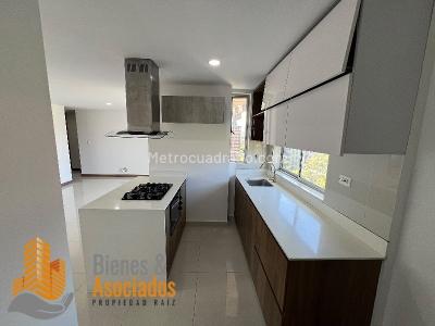 Apartamento en arriendo en Belen, Medellín · foto 2 de 20