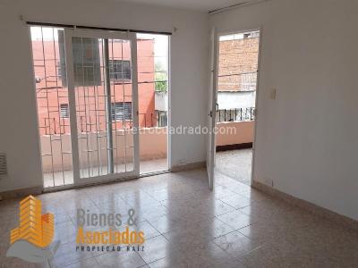 Apartamento en venta en Buenos Aires, Medellín · foto 2 de 13