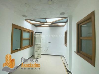Casa de 2 alcobas en venta en Los Colores, Medellín, 115 m² · foto 3 de 7