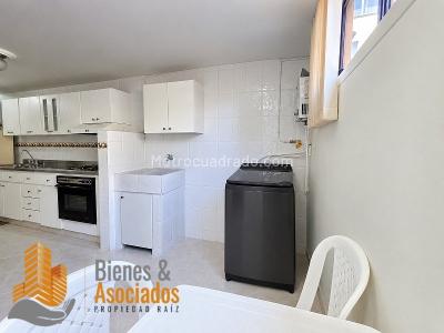 Apartamento de 3 alcobas en venta en Los Colores, Medellín, 97 m² · foto 2 de 11
