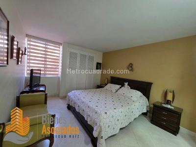 Apartamento de 3 alcobas en venta en Los Colores, Medellín, 97 m² · foto 4 de 11