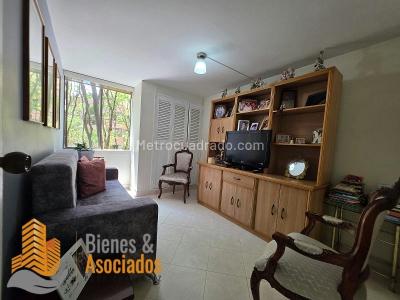 Apartamento de 3 alcobas en venta en Los Colores, Medellín, 97 m² · foto 8 de 11