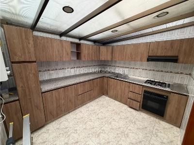 Casa de 4 alcobas en venta en Villas De Granada, Bogotá, 82 m² · foto 2 de 15