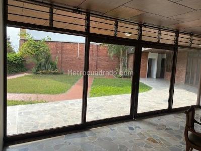 Casa de 5 alcobas en venta en Arboledas, Cali, 547 m² · foto 3 de 19