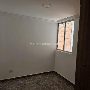 Apartamento de 3 alcobas en venta en Niquia, Bello, 60 m² · foto 3 de 11