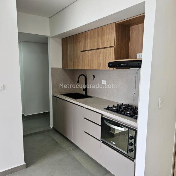 Piso – Bello, Cabañas - Más