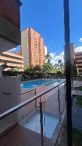 Apartamento de 3 alcobas en venta en Los Colores, Medellín, 84 m² · foto 2 de 15