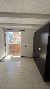 Apartamento de 3 alcobas en venta en Los Colores, Medellín, 84 m² · foto 4 de 15