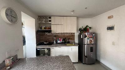 Apartamento de 2 alcobas en venta en Puerto Nuevo, Bello, 52 m² · foto 2 de 11
