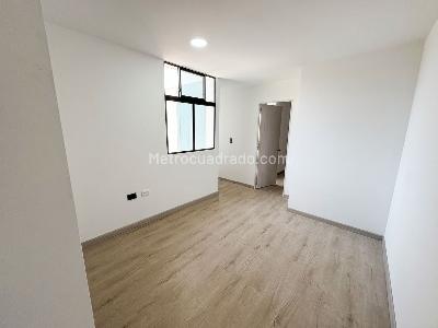 Apartamento en venta en Campo Valdes No 1, Medellín · foto 10 de 17
