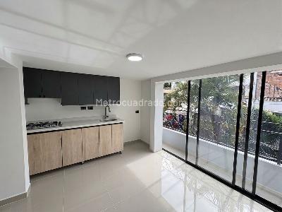 Apartamento en venta en Campo Valdes No 1, Medellín · foto 11 de 17