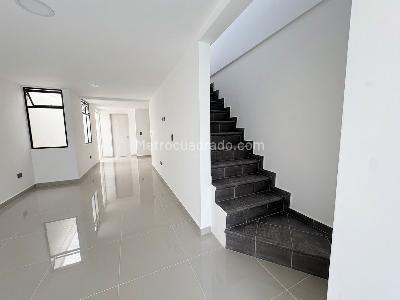Apartamento en venta en Campo Valdes No 1, Medellín · foto 3 de 17