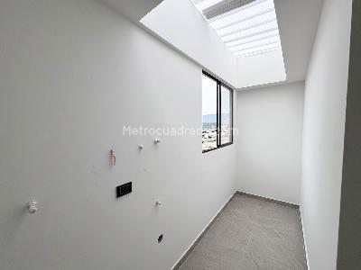 Apartamento en venta en Campo Valdes No 1, Medellín · foto 9 de 17