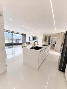 Apartamento de 3 alcobas en venta en Poblado Ciudad Del Rio, Medellín, 119 m² · foto 4 de 12