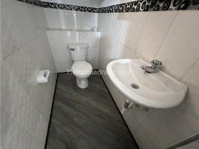 Casa de 3 alcobas en venta en Centro, Armenia, 107 m² · foto 10 de 16