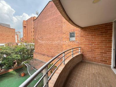 Apartamento de 4 alcobas en venta en Laureles, Medellín, 125 m² · foto 6 de 20