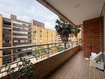 Apartamento de 4 alcobas en venta en Laureles, Medellín, 125 m² · foto 14 de 20