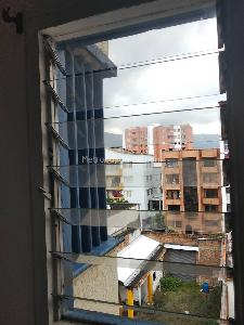 Apartamento en venta en Laureles, Medellín · foto 12 de 20
