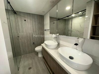 Apartamento de 4 alcobas en venta en Laureles, Medellín, 160 m² · foto 3 de 13