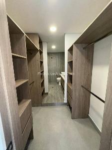 Apartamento de 4 alcobas en venta en Laureles, Medellín, 160 m² · foto 4 de 13