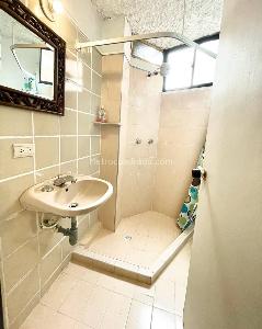 Apartaestudio en arriendo en Laureles, Medellín, 100 m² · foto 2 de 8